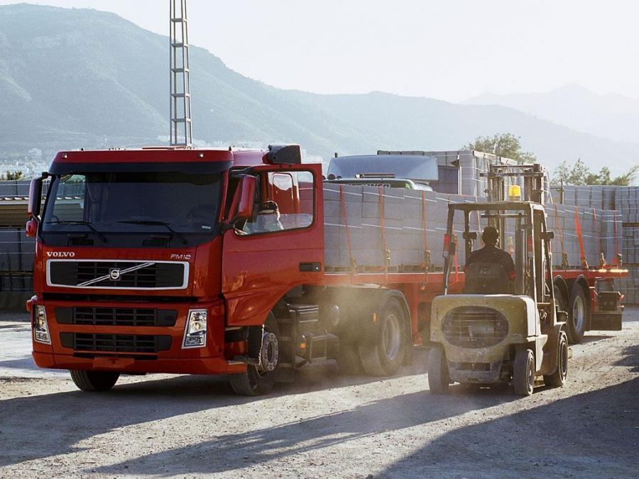  Volvo FM12 4x2 2003 года  (фото 4 из 30)